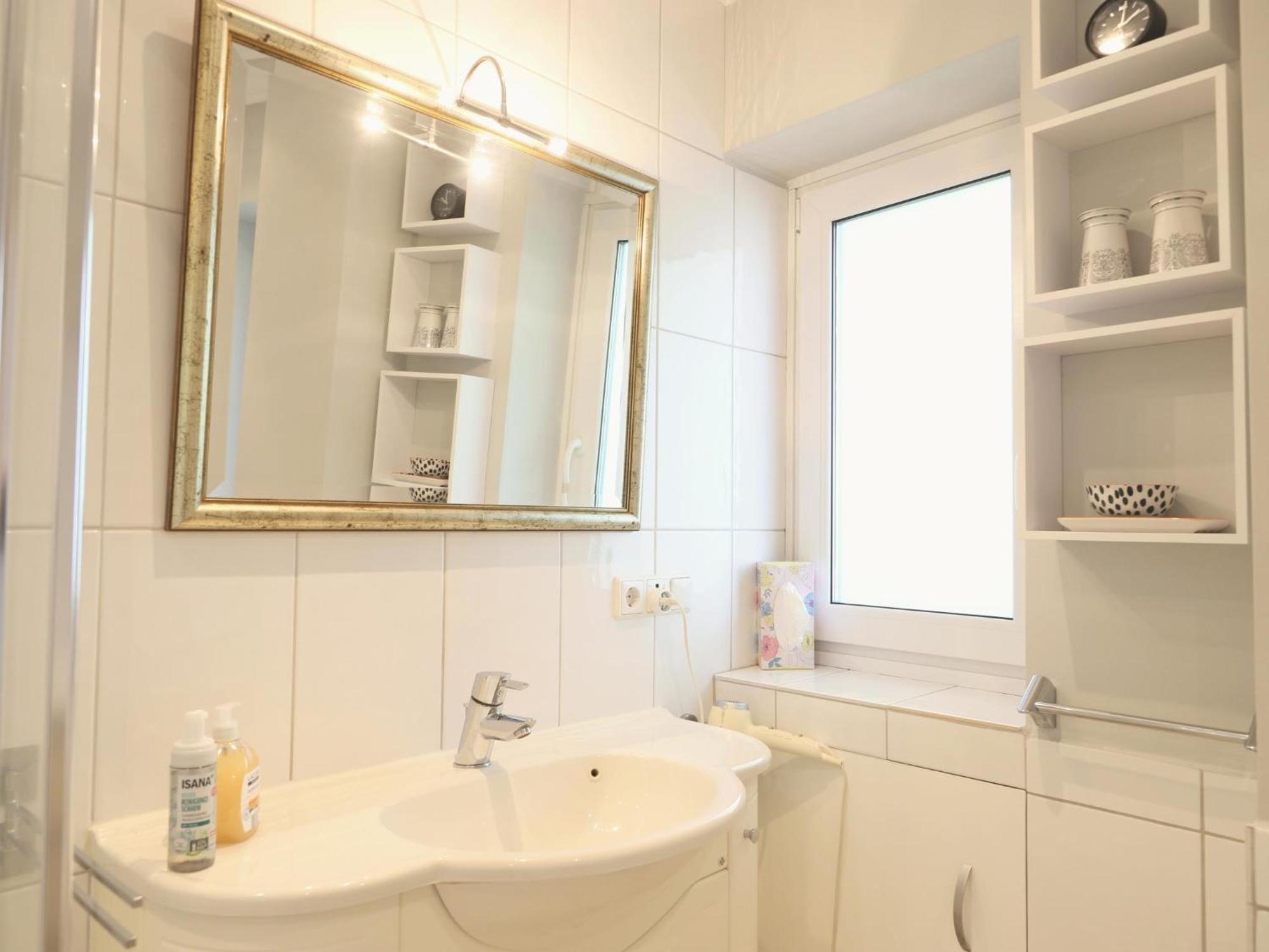 Moderne 2 Zimmerwohnung Mit Grosszuegigem Suedbalkon In Der Ersten Etage