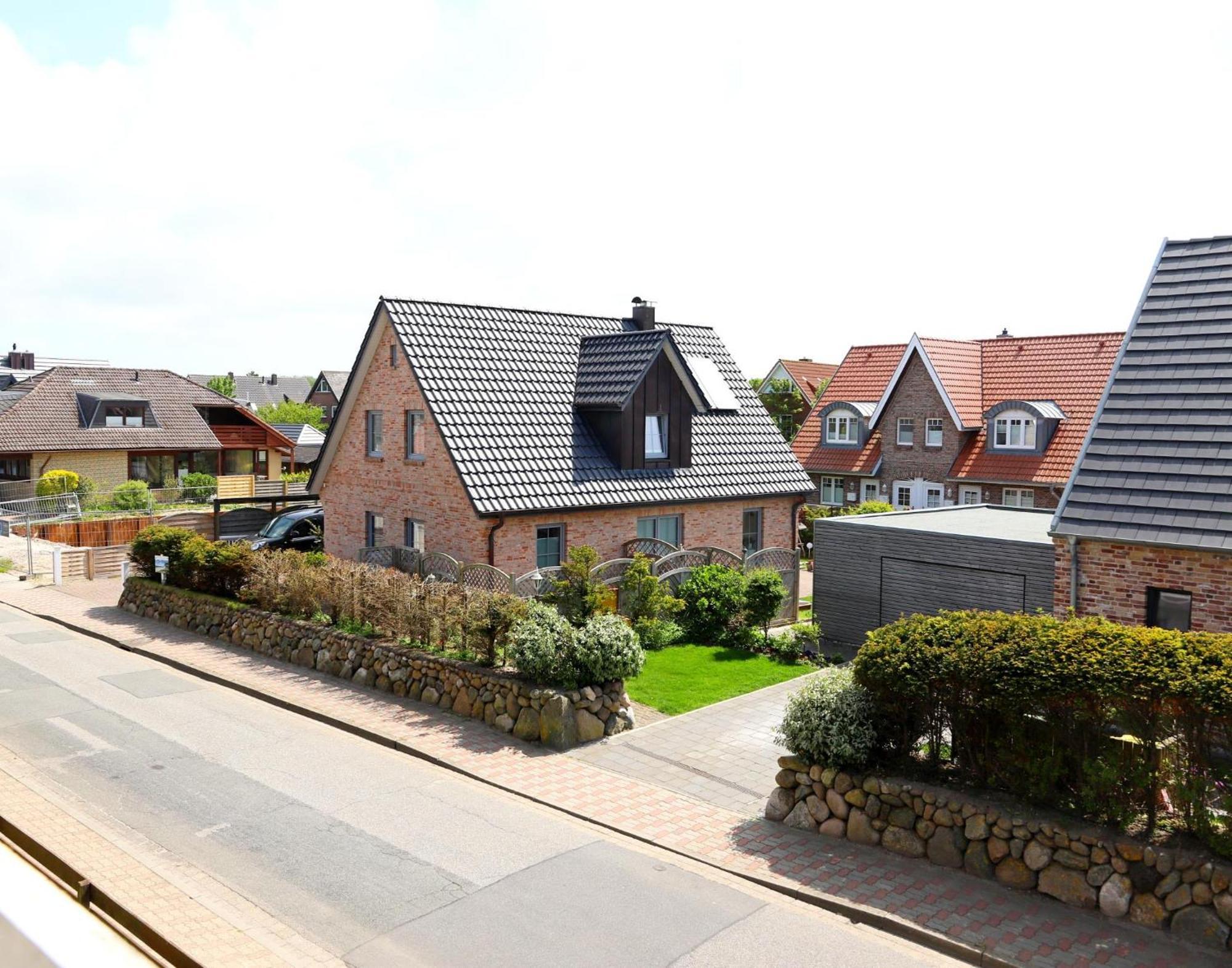 Moderne 2 Zimmerwohnung Mit Grosszuegigem Suedbalkon In Der Ersten Etage Apartment Westerland