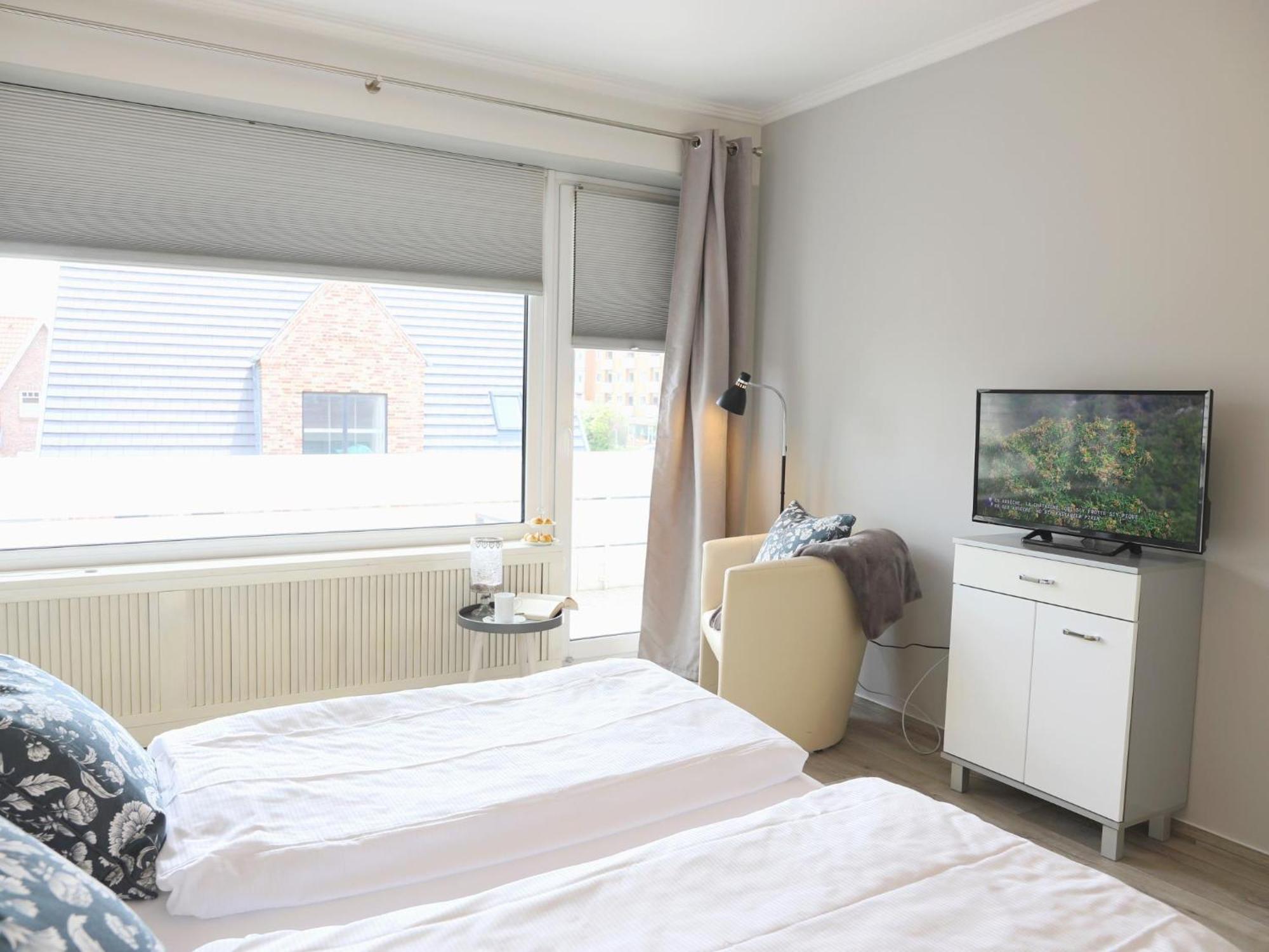 Moderne 2 Zimmerwohnung Mit Grosszuegigem Suedbalkon In Der Ersten Etage * Westerland